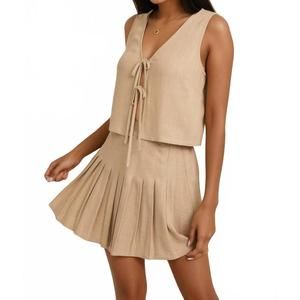 NEW GILLI cafe club top and skort set in beige
